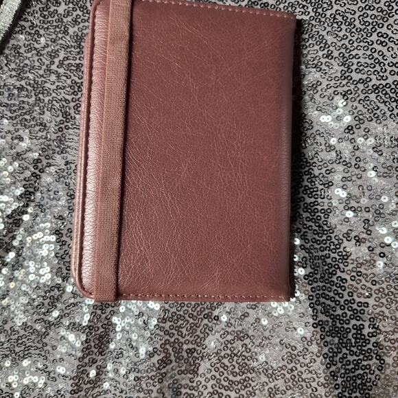 Pink Passport Holder Pretty In Pink 💞 - Picture 4 of 4